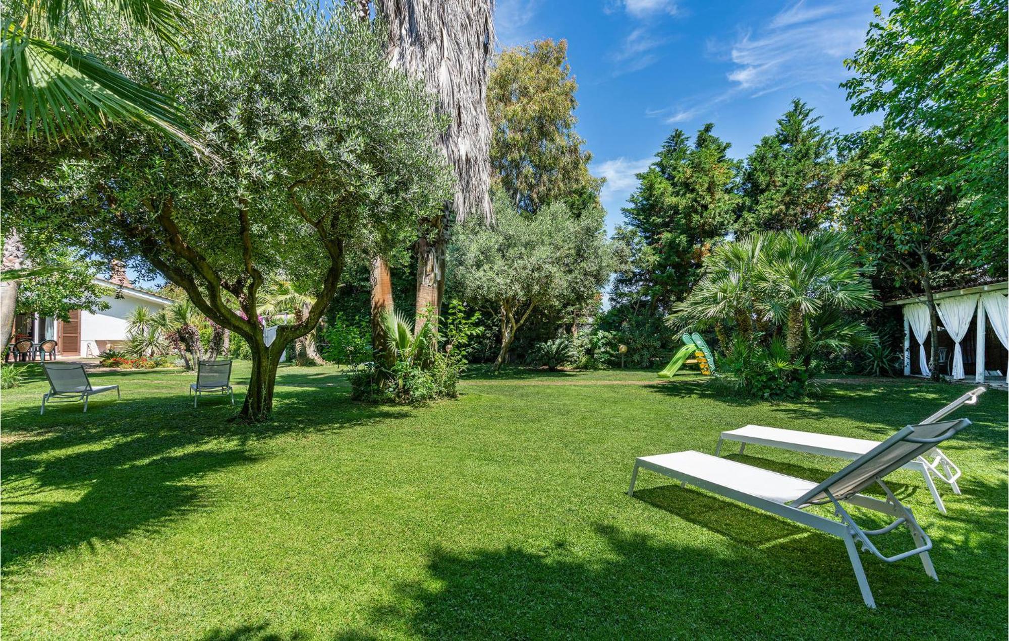 Beautiful Home In Fiumicino With Wifi Eksteriør billede