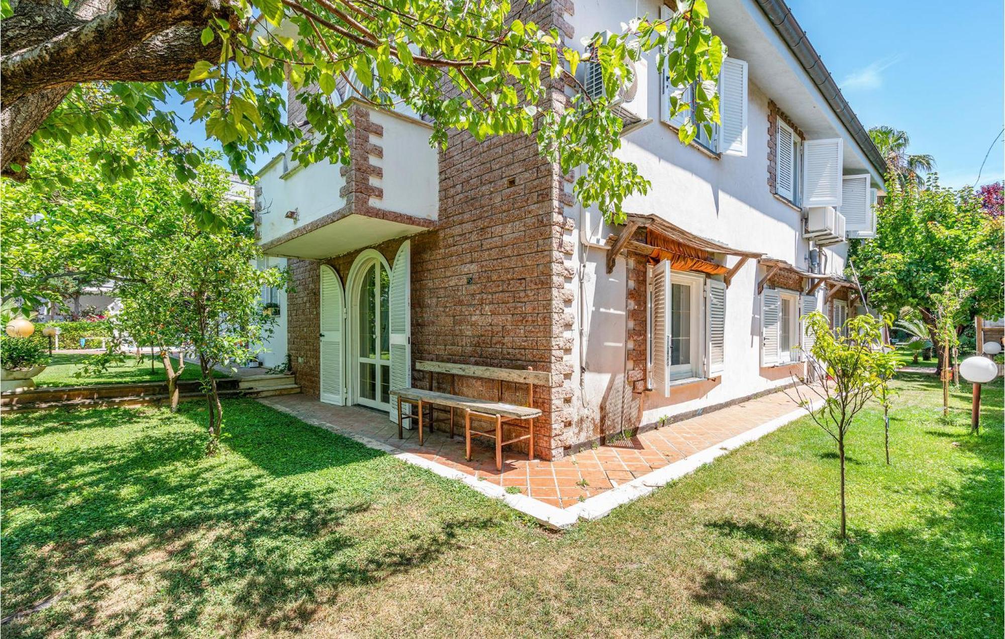 Beautiful Home In Fiumicino With Wifi Eksteriør billede