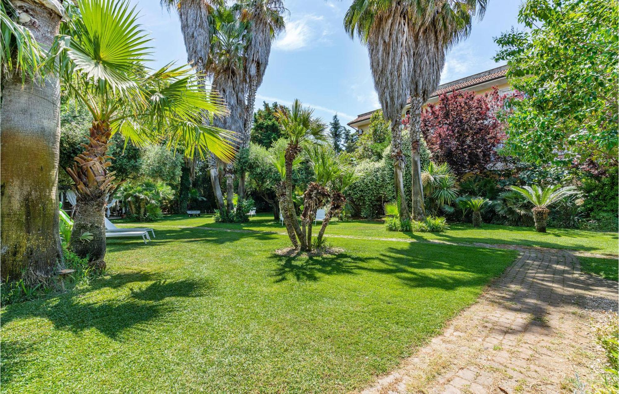 Beautiful Home In Fiumicino With Wifi Eksteriør billede